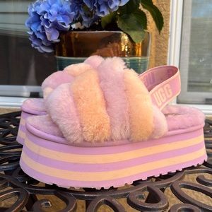 UGG DISCO STRIPE PLATFORM SLIPPERS SIZE 6